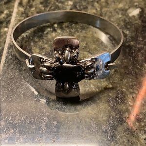 Pewter cross w black onyx stone